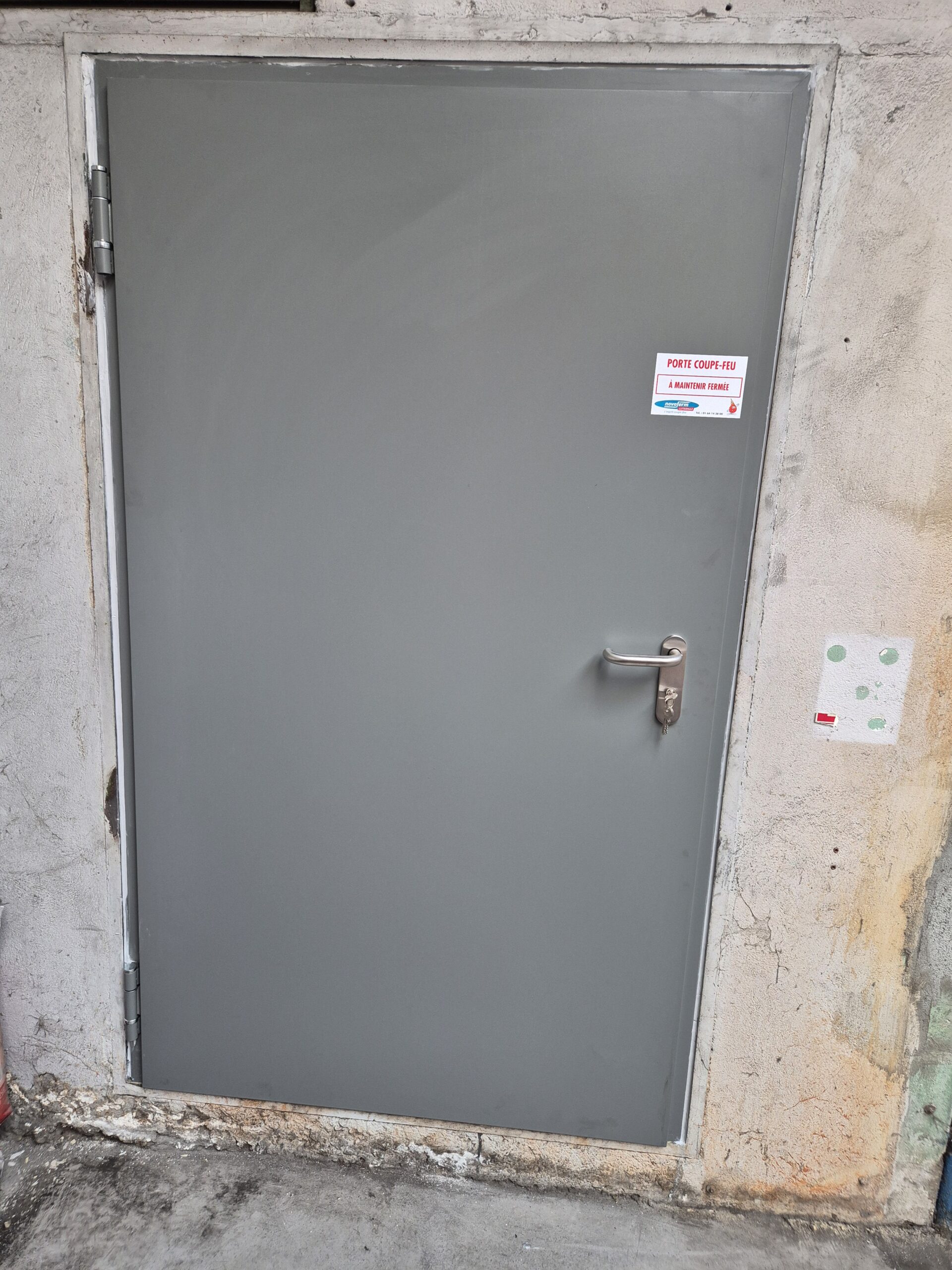 You are currently viewing Chantier FERMTECH : Dépose d’ancien bloc-porte et installation d’une porte coupe-feu 1 heure / Vénissieux