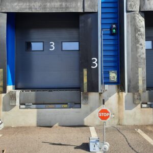 Lire la suite à propos de l’article Chantier FERMTECH : Installation de cales de roue de camion asservies avec feux et buzzer / Beynost